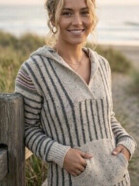 Roxy Cream and Black Striped Knit Sweater Hoodie Size Small (SKU 0071)